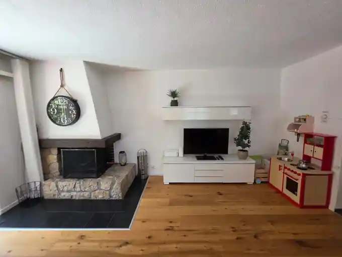 Gemütlicher Wohnbereich der Ferienwohnung in Churwalden